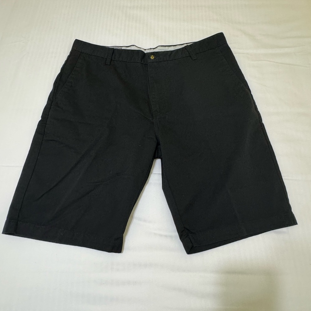 Volcom Mens Corpo Class Flat Front Chino Shorts Size 36 Black Pockets Casual
